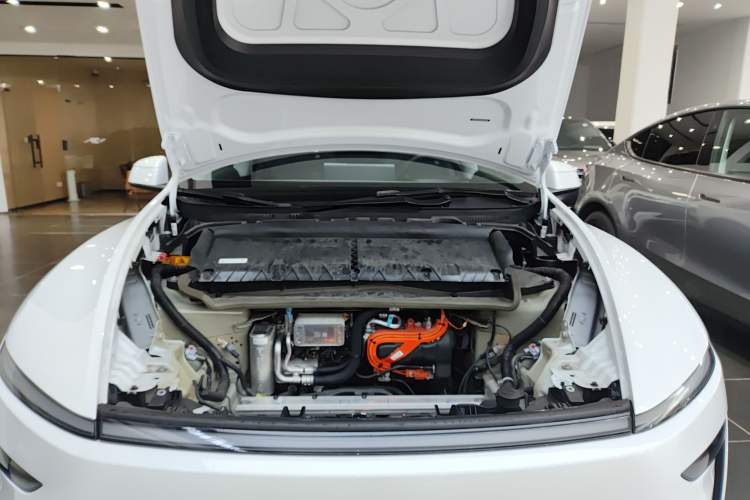 Used Tesla Model Y 2025 Rear-Wheel-Drive Version Engine Bay