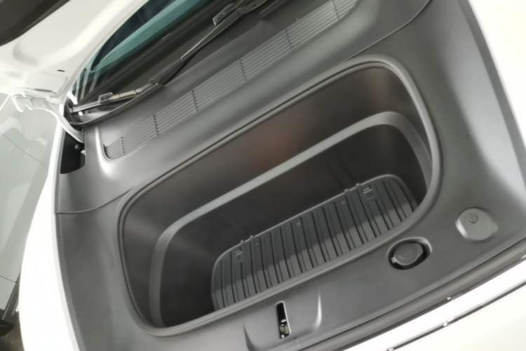 Used Tesla Model Y 2025 Rear-Wheel-Drive Version Engine Bay