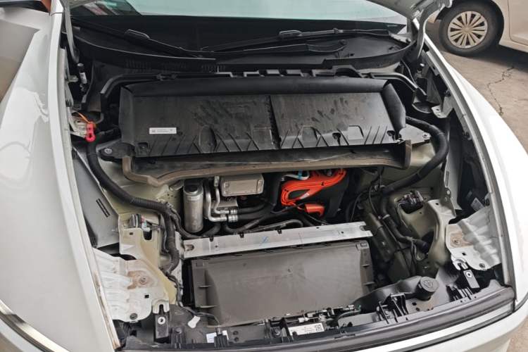 Used Tesla Model Y 2025 Rear-Wheel-Drive Version Engine Bay