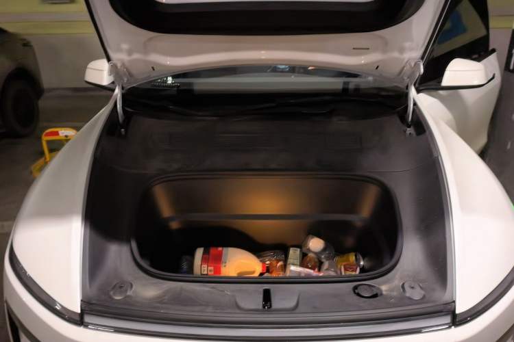 Used Tesla Model Y 2025 Rear-Wheel-Drive Version Engine Bay