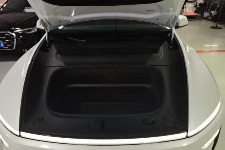 Used Tesla Model Y 2025 Rear-Wheel-Drive Version Engine Bay