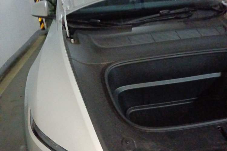 Used Tesla Model Y 2025 Rear-Wheel-Drive Version Engine Bay Right