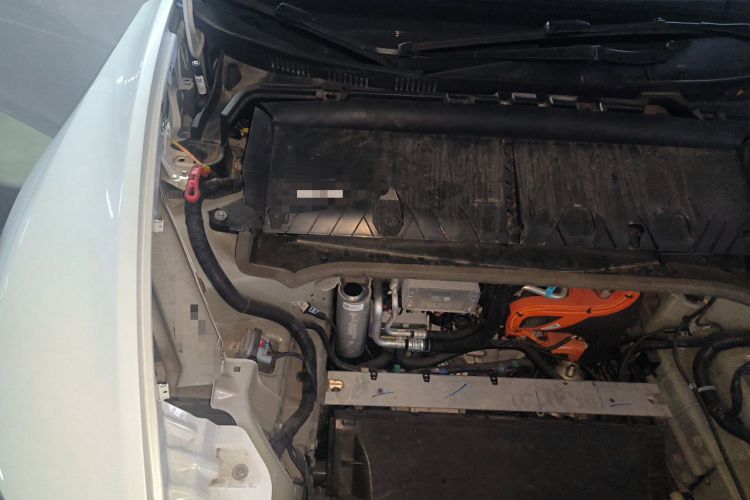 Used Tesla Model Y 2025 Updated Version Long-Range All-Wheel Drive Engine Bay Right