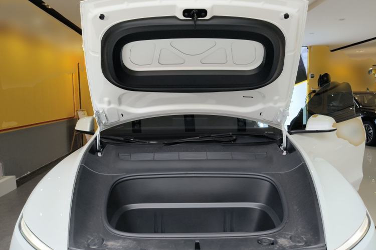 Used Tesla Model Y 2025 Rear-Wheel-Drive Version Engine Bay