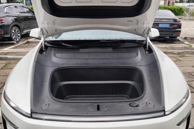 Used Tesla Model Y 2025 Rear-Wheel-Drive Version Engine Bay