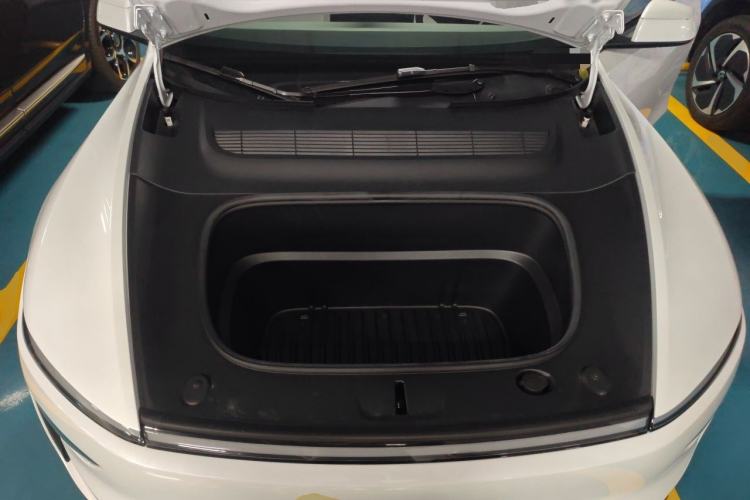 Used Tesla Model Y 2025 Rear-Wheel-Drive Version Engine Bay