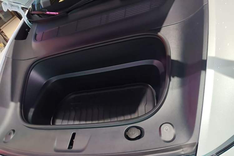 Used Tesla Model Y 2025 Rear-Wheel-Drive Version Engine Bay