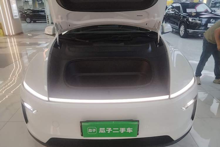 Used Tesla Model Y 2025 Rear-Wheel-Drive Version Engine Bay