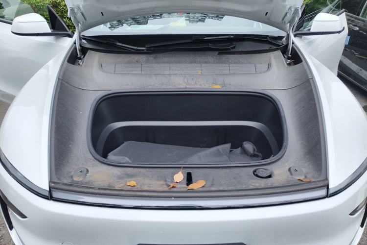 Used Tesla Model Y 2025 Rear-Wheel-Drive Version Engine Bay