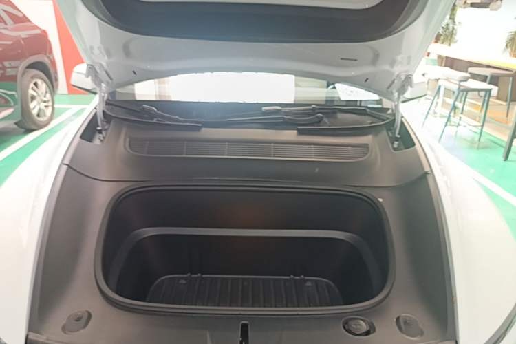 Used Tesla Model Y 2025 Rear-Wheel-Drive Version Engine Bay