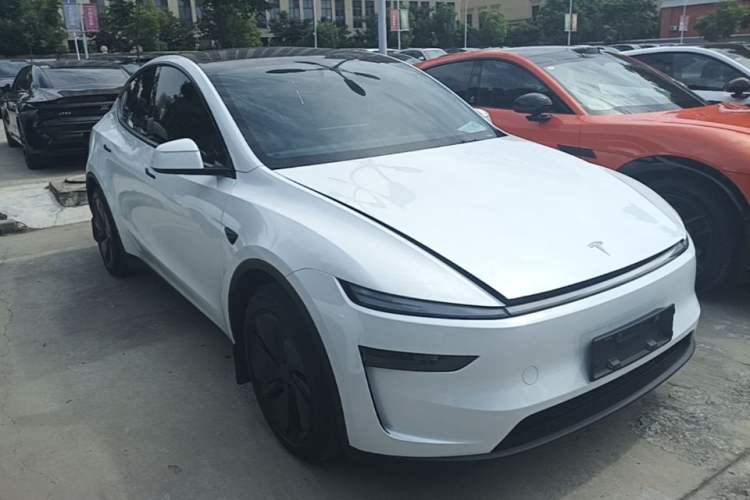 Used Tesla Model Y 2025 Rear-Wheel-Drive Version Exterior 1