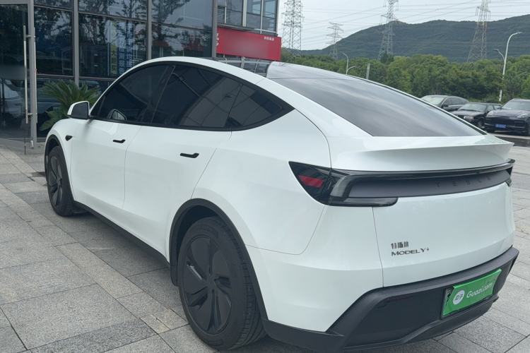 Used Tesla Model Y 2025 Updated Version Long-Range All-Wheel Drive Exterior 1