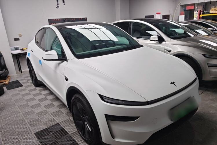 Used Tesla Model Y 2025 Long-Range All-Wheel Drive First Edition Exterior 1