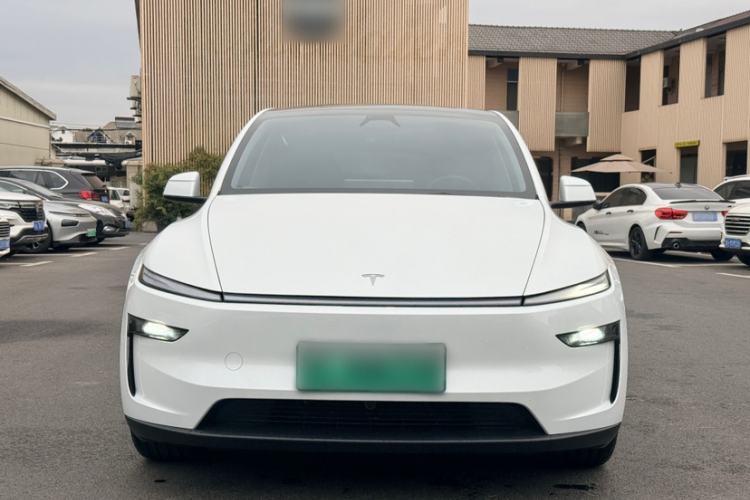 Used Tesla Model Y 2025 Rear-Wheel-Drive Version Exterior 2