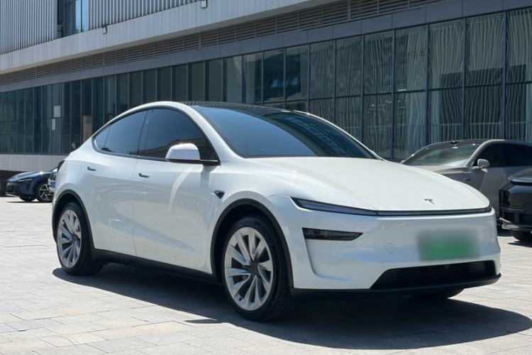 Used Tesla Model Y 2025 Updated Version Long-Range All-Wheel Drive Exterior 2