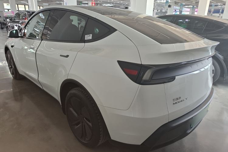 Used Tesla Model Y 2025 Rear-Wheel-Drive Version Exterior 2