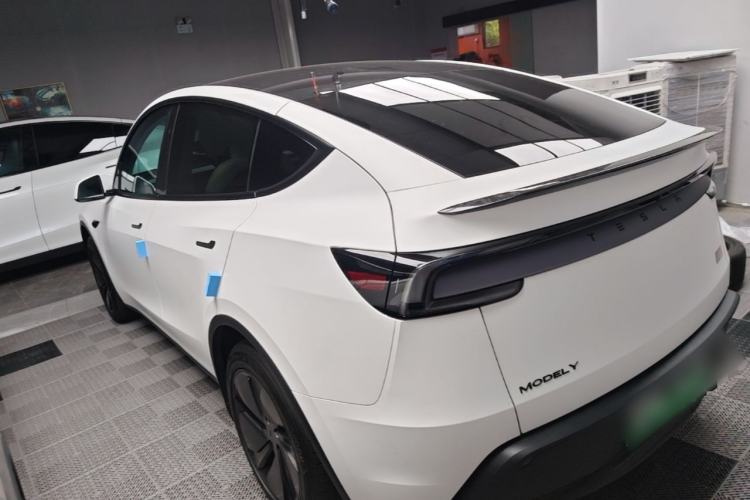 Used Tesla Model Y 2025 Long-Range All-Wheel Drive First Edition Exterior 2