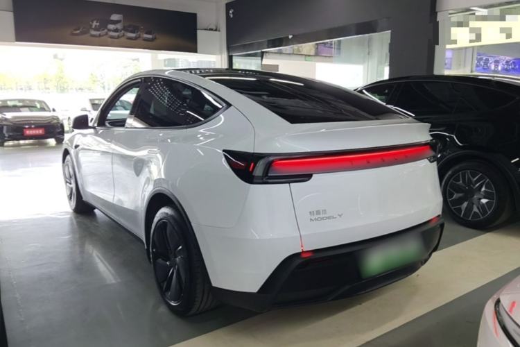 Used Tesla Model Y 2025 Rear-Wheel-Drive Version Exterior 2