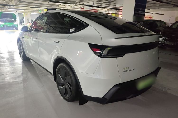 Used Tesla Model Y 2025 Rear-Wheel-Drive Version Exterior 2