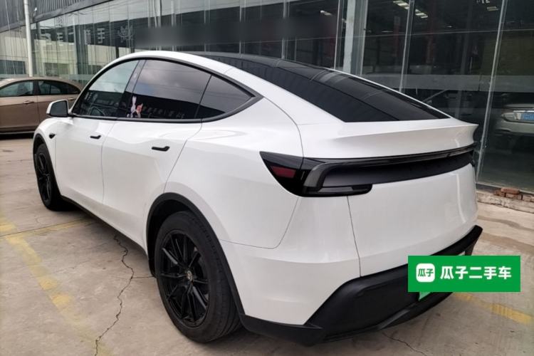 Used Tesla Model Y 2025 Rear-Wheel-Drive Version Exterior 2