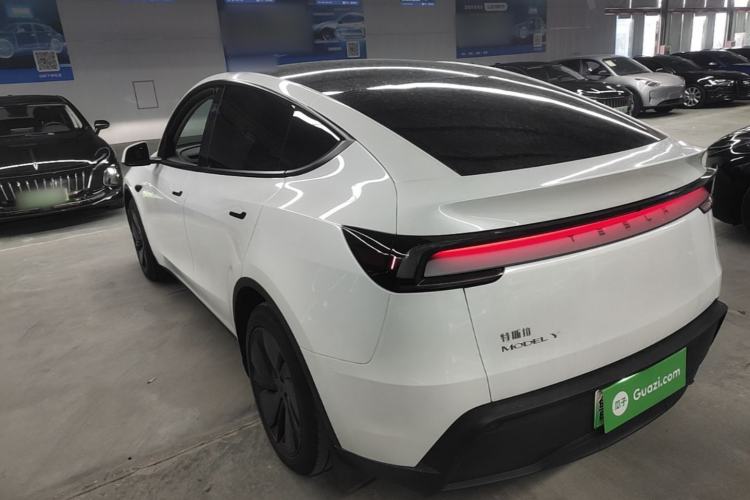 Used Tesla Model Y 2025 Rear-Wheel-Drive Version Exterior 2