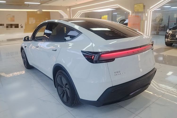 Used Tesla Model Y 2025 Rear-Wheel-Drive Version Exterior 2