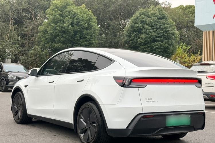 Used Tesla Model Y 2025 Rear-Wheel-Drive Version Exterior 3