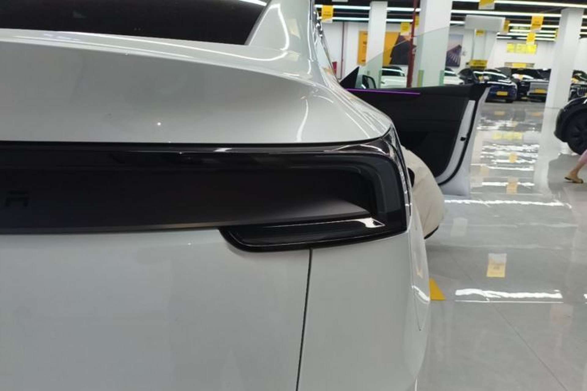 Used Tesla Model Y 2025 Rear-Wheel-Drive Version Exterior 3