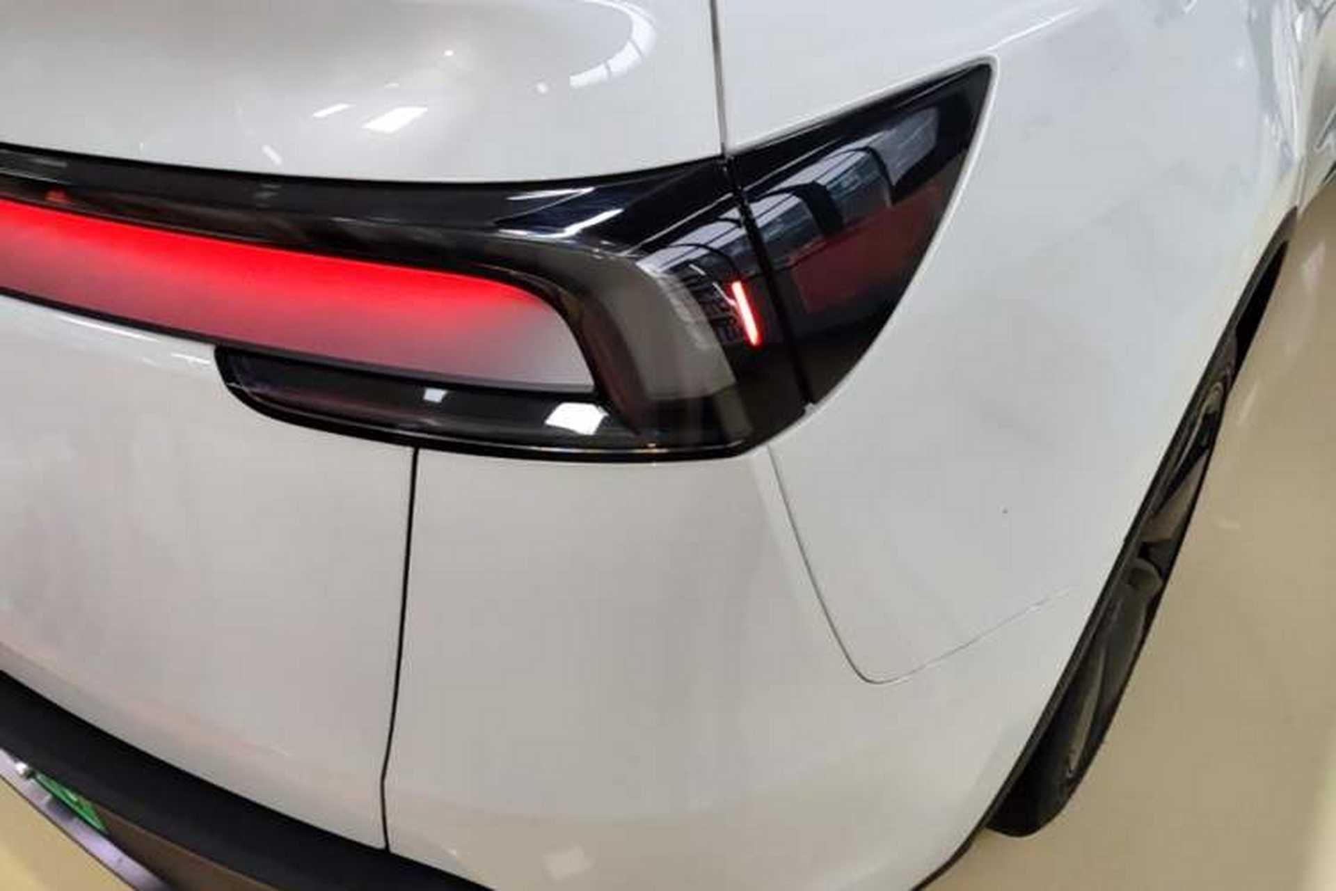 Used Tesla Model Y 2025 Rear-Wheel-Drive Version Exterior 3