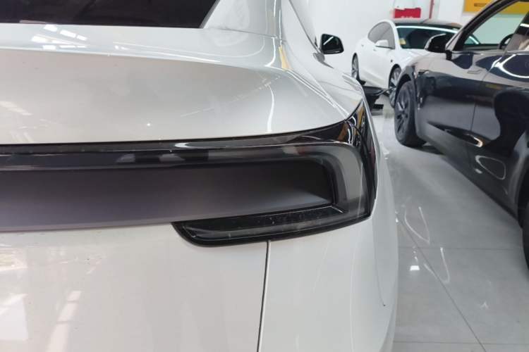 Used Tesla Model Y 2025 Rear-Wheel-Drive Version Exterior 3
