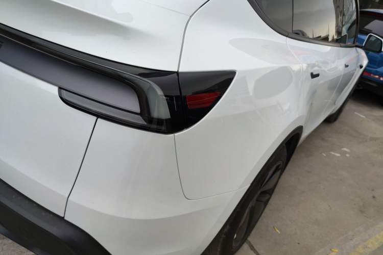 Used Tesla Model Y 2025 Rear-Wheel-Drive Version Exterior 3