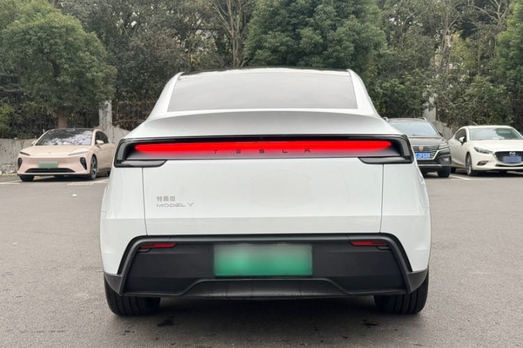 Used Tesla Model Y 2025 Rear-Wheel-Drive Version Exterior 5