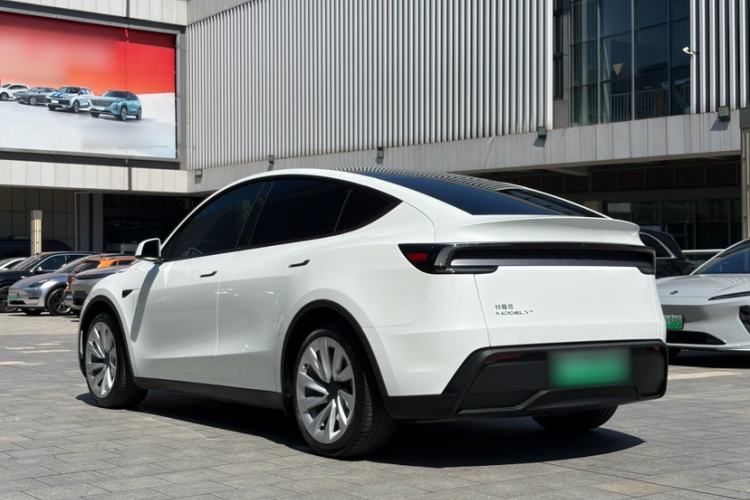 Used Tesla Model Y 2025 Updated Version Long-Range All-Wheel Drive Exterior 5