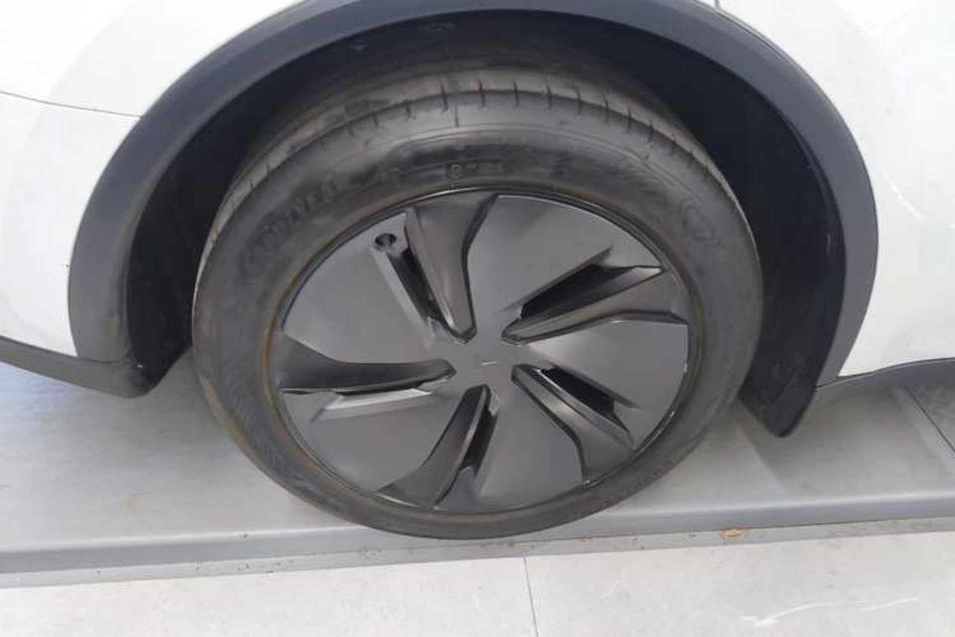 Used Tesla Model Y 2025 Rear-Wheel-Drive Version Exterior 5