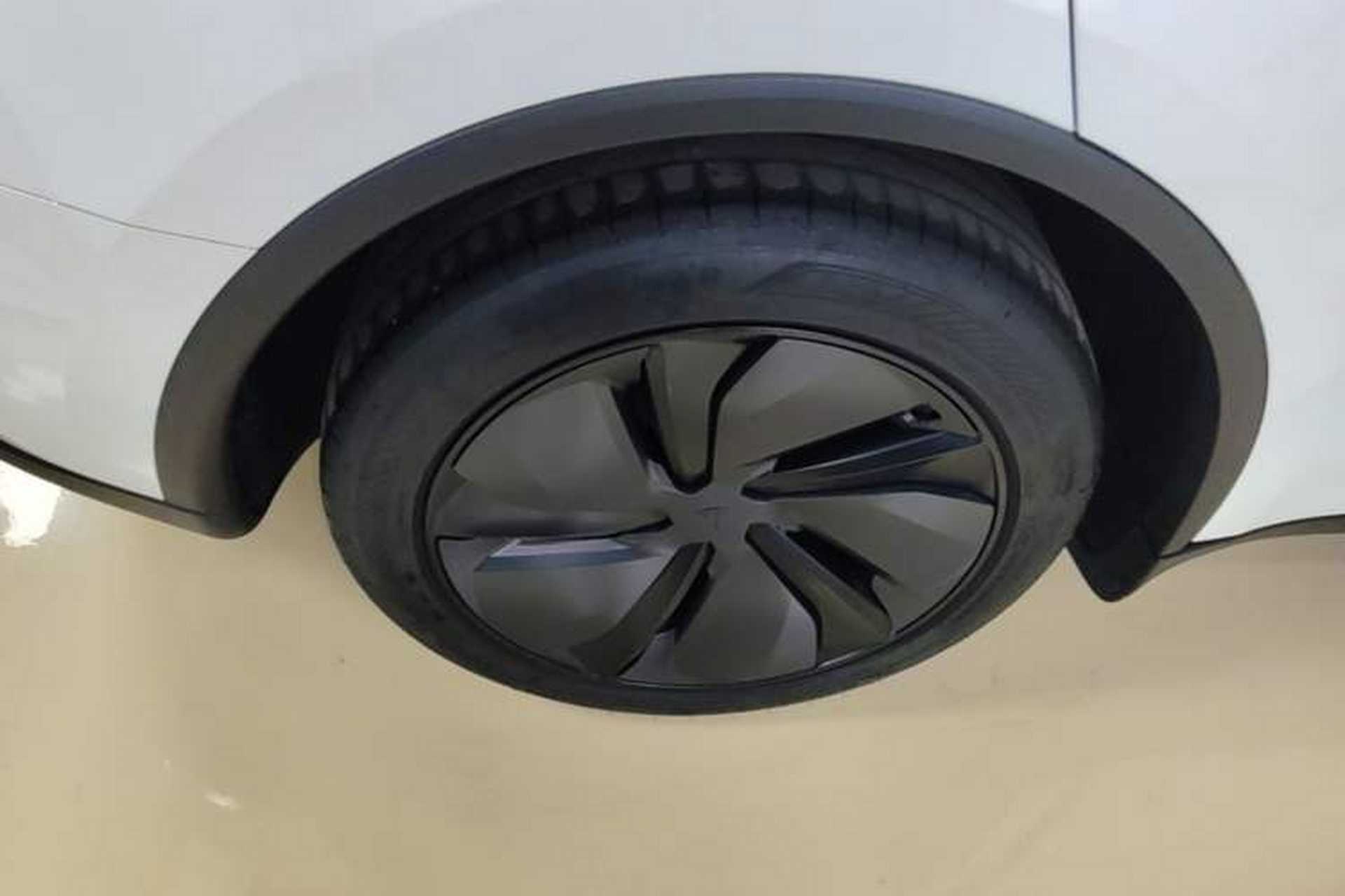 Used Tesla Model Y 2025 Rear-Wheel-Drive Version Exterior 5