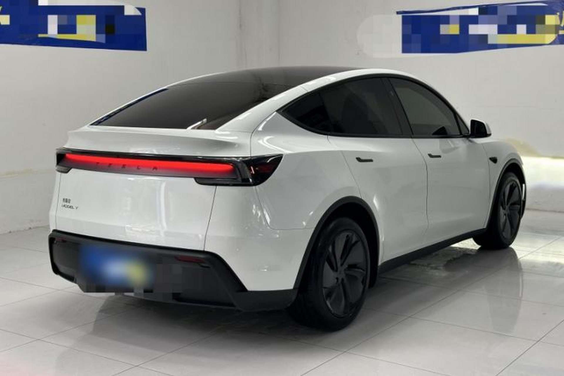 Used Tesla Model Y 2025 Rear-Wheel-Drive Version Exterior 5