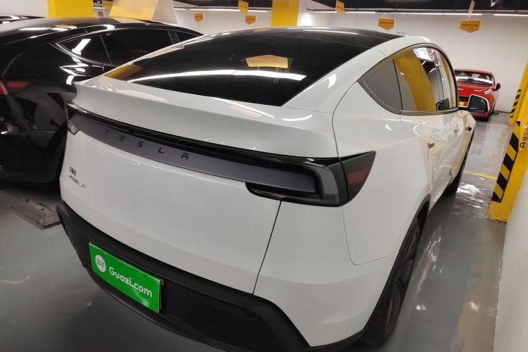 Used Tesla Model Y 2025 Long-Range All-Wheel-Drive Version Exterior 5