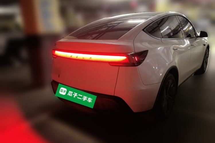 Used Tesla Model Y 2025 Rear-Wheel-Drive Version Exterior 5