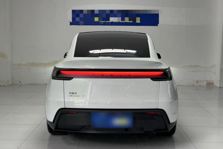 Used Tesla Model Y 2025 Rear-Wheel-Drive Version Exterior 6