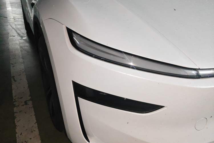 Used Tesla Model Y 2025 Rear-Wheel-Drive Version Exterior 6