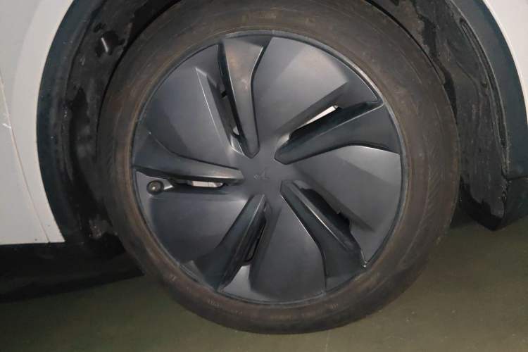Used Tesla Model Y 2025 Rear-Wheel-Drive Version Exterior 7