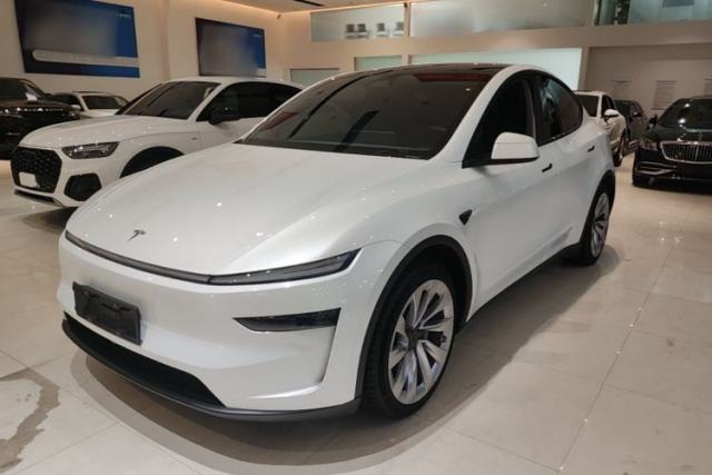 Used Tesla Model Y 2025 Updated Version Long-Range All-Wheel Drive