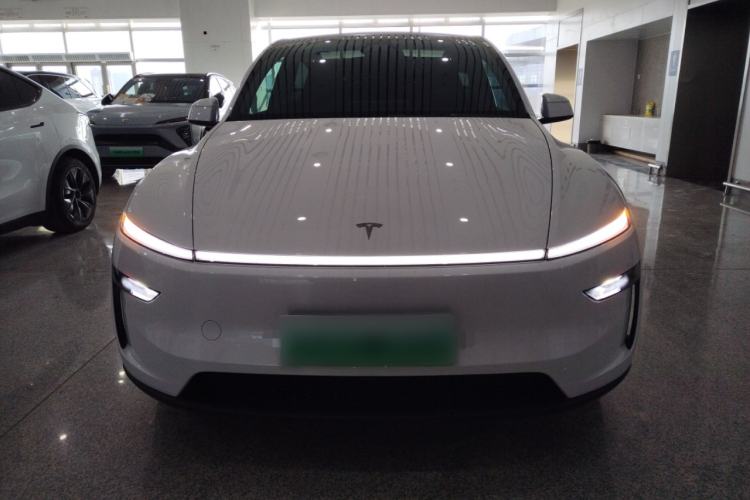 Used Tesla Model Y 2025 Rear-Wheel-Drive Version Front