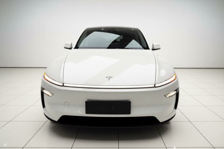 Used Tesla Model Y 2025 Long-Range All-Wheel-Drive Version Front