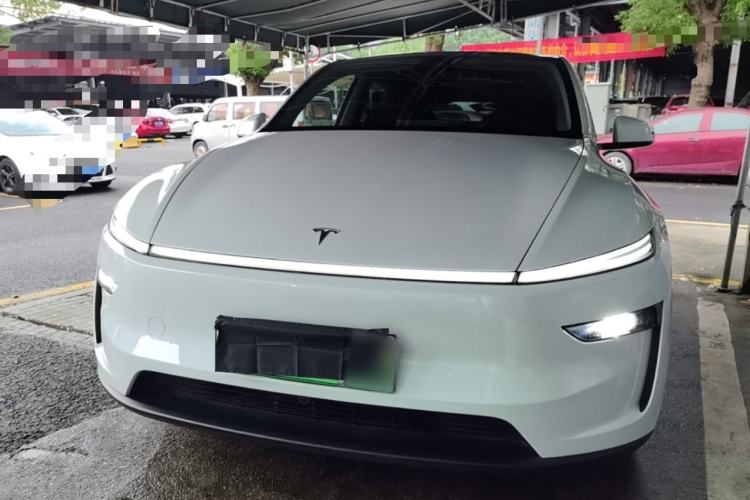 Used Tesla Model Y 2025 Rear-Wheel-Drive Version Front