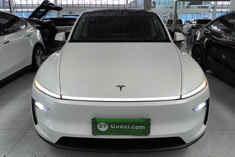 Used Tesla Model Y 2025 Rear-Wheel Drive First Edition Front