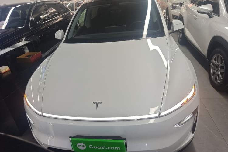 Used Tesla Model Y 2025 Rear-Wheel Drive First Edition Front