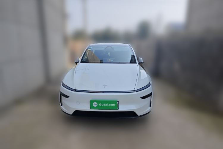 Used Tesla Model Y 2025 Rear-Wheel Drive First Edition Front