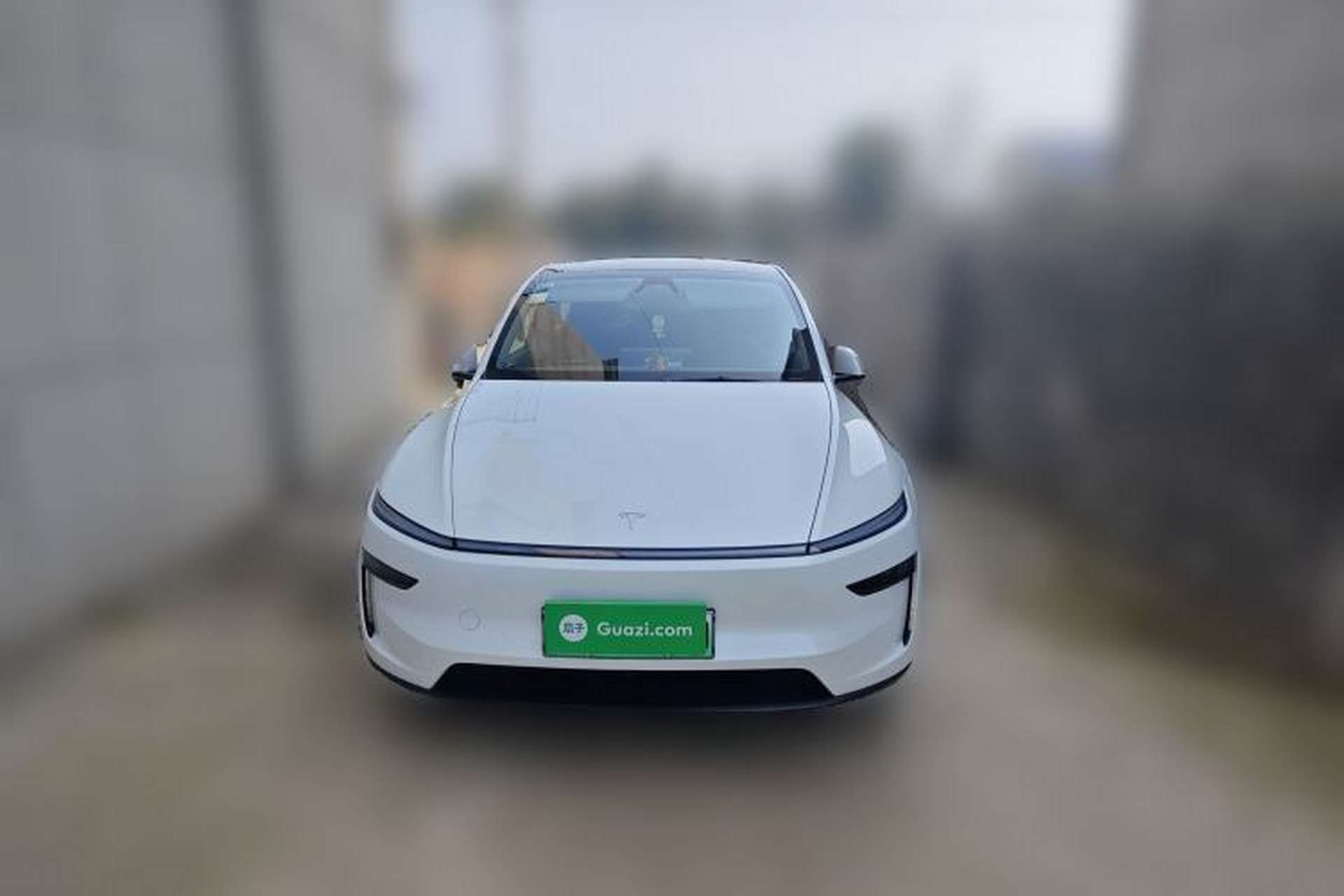Used Tesla Model Y 2025 Rear-Wheel Drive First Edition Front