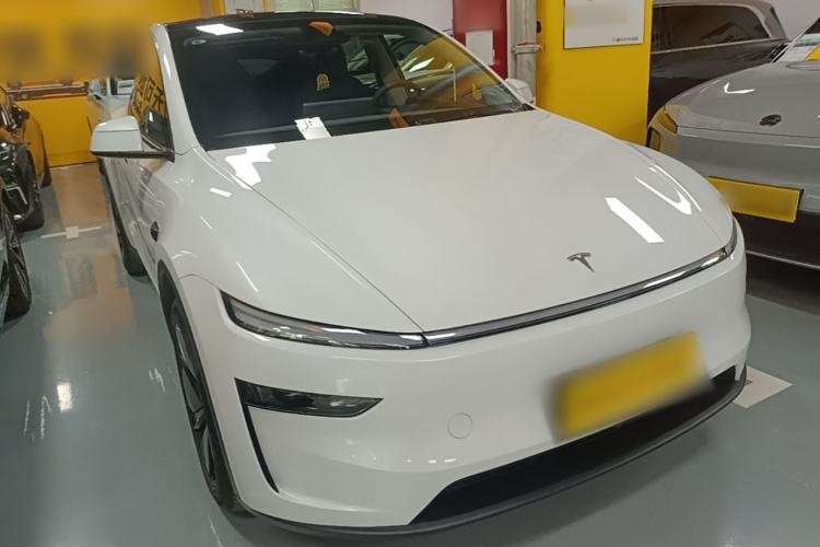 Used Tesla Model Y 2025 Updated Version Long-Range All-Wheel Drive Front Right 45 Deg